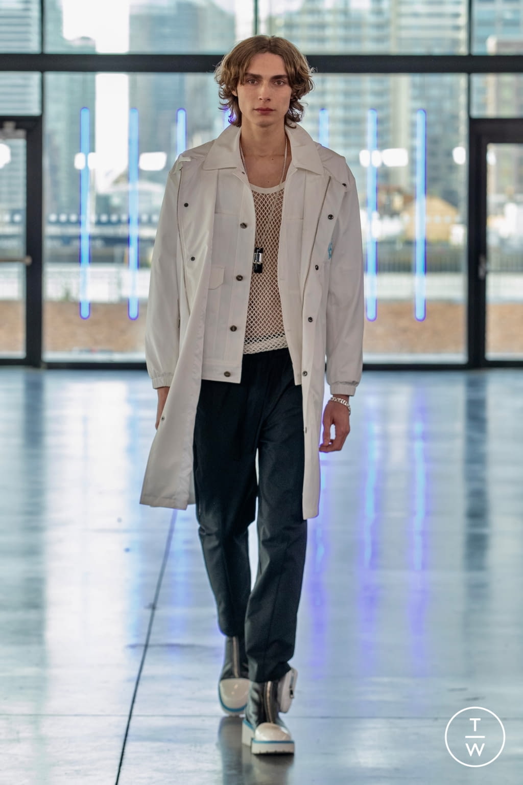 Fashion Week London Fall/Winter 2021 look 17 from the Mark Fast collection womenswear