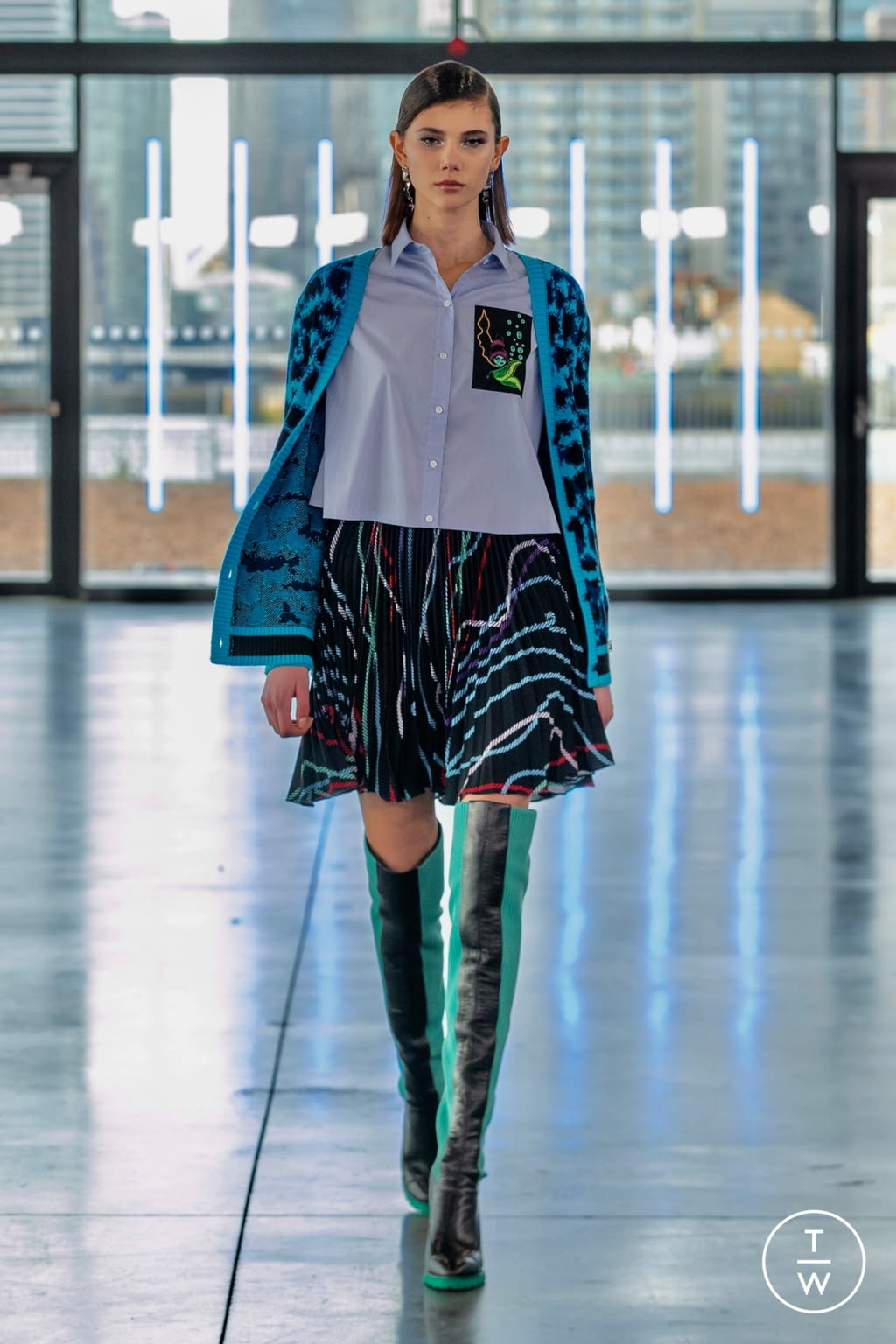 Fashion Week London Fall/Winter 2021 look 2 from the Mark Fast collection womenswear