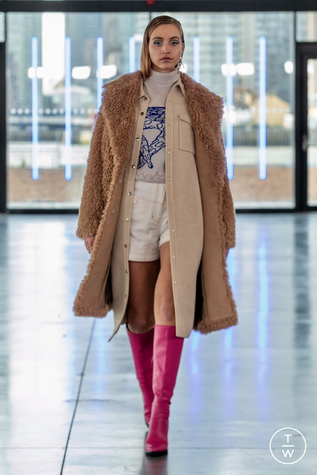 Fashion Week London Fall/Winter 2021 look 29 from the Mark Fast collection womenswear