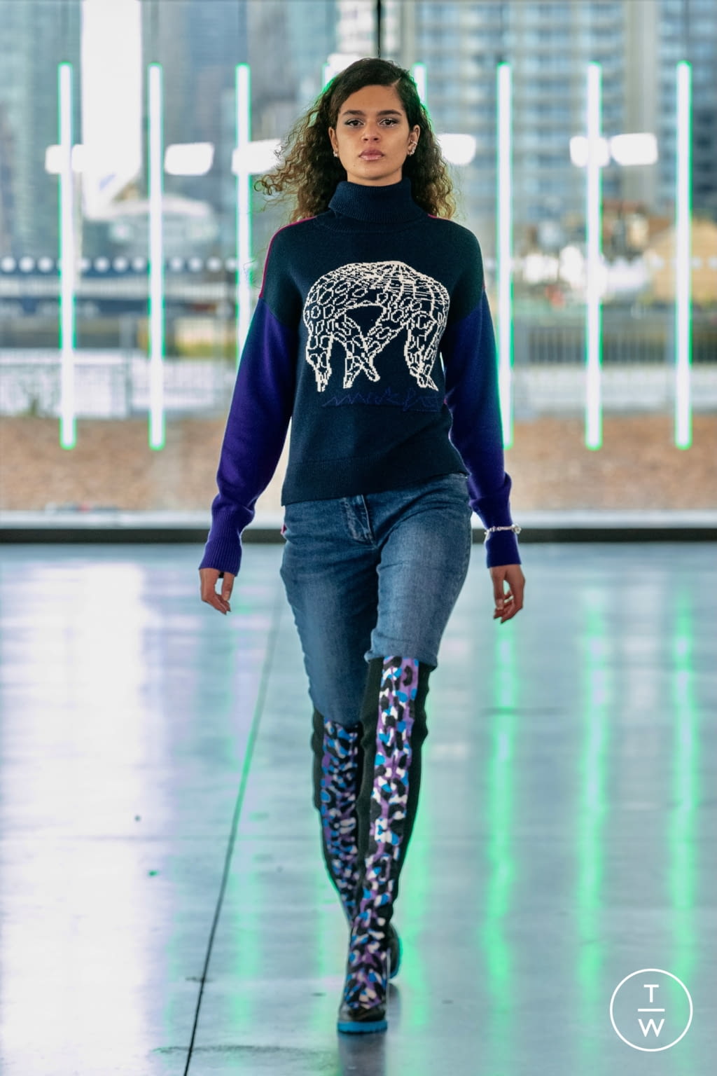 Fashion Week London Fall/Winter 2021 look 3 from the Mark Fast collection womenswear