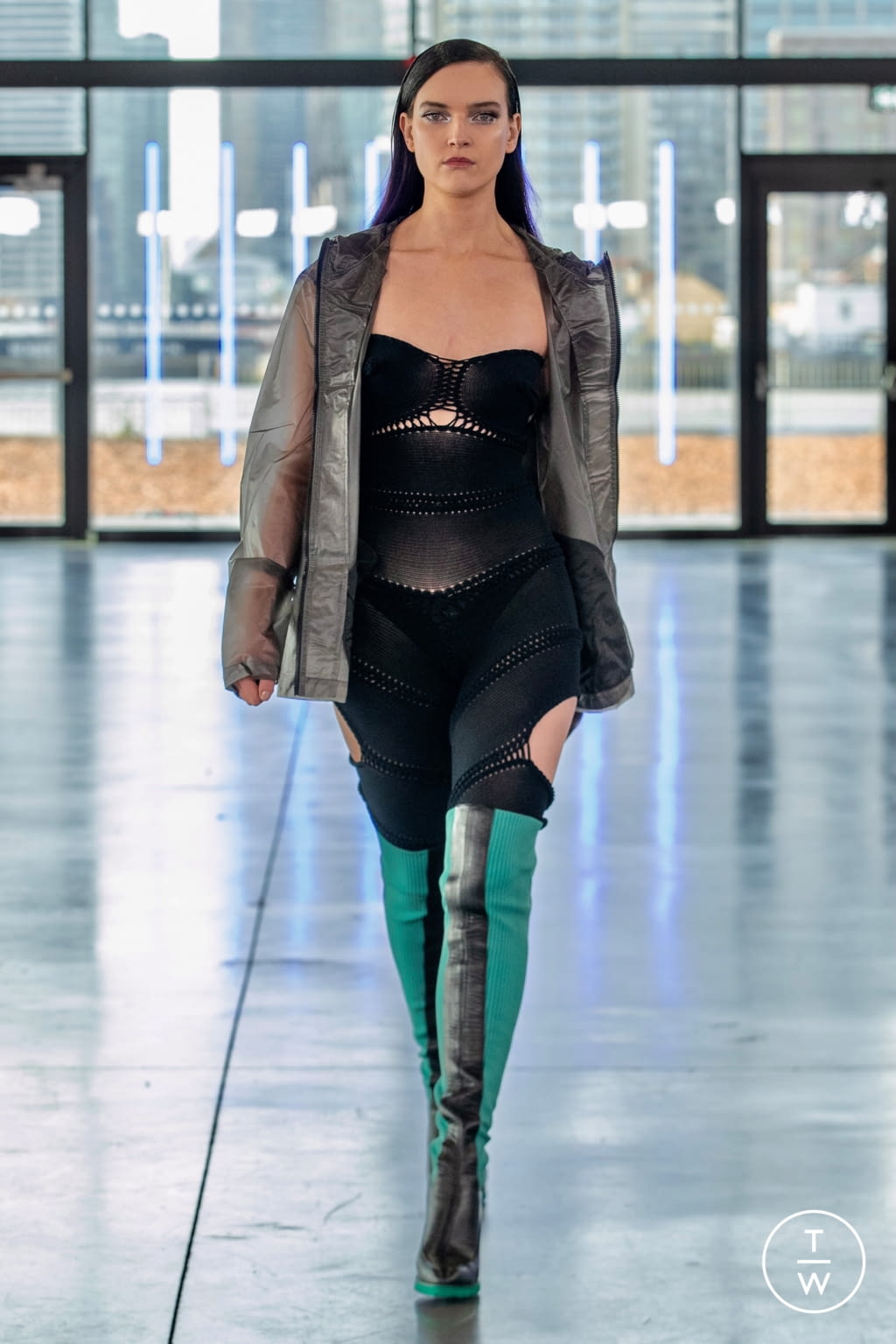 Fashion Week London Fall/Winter 2021 look 40 from the Mark Fast collection womenswear