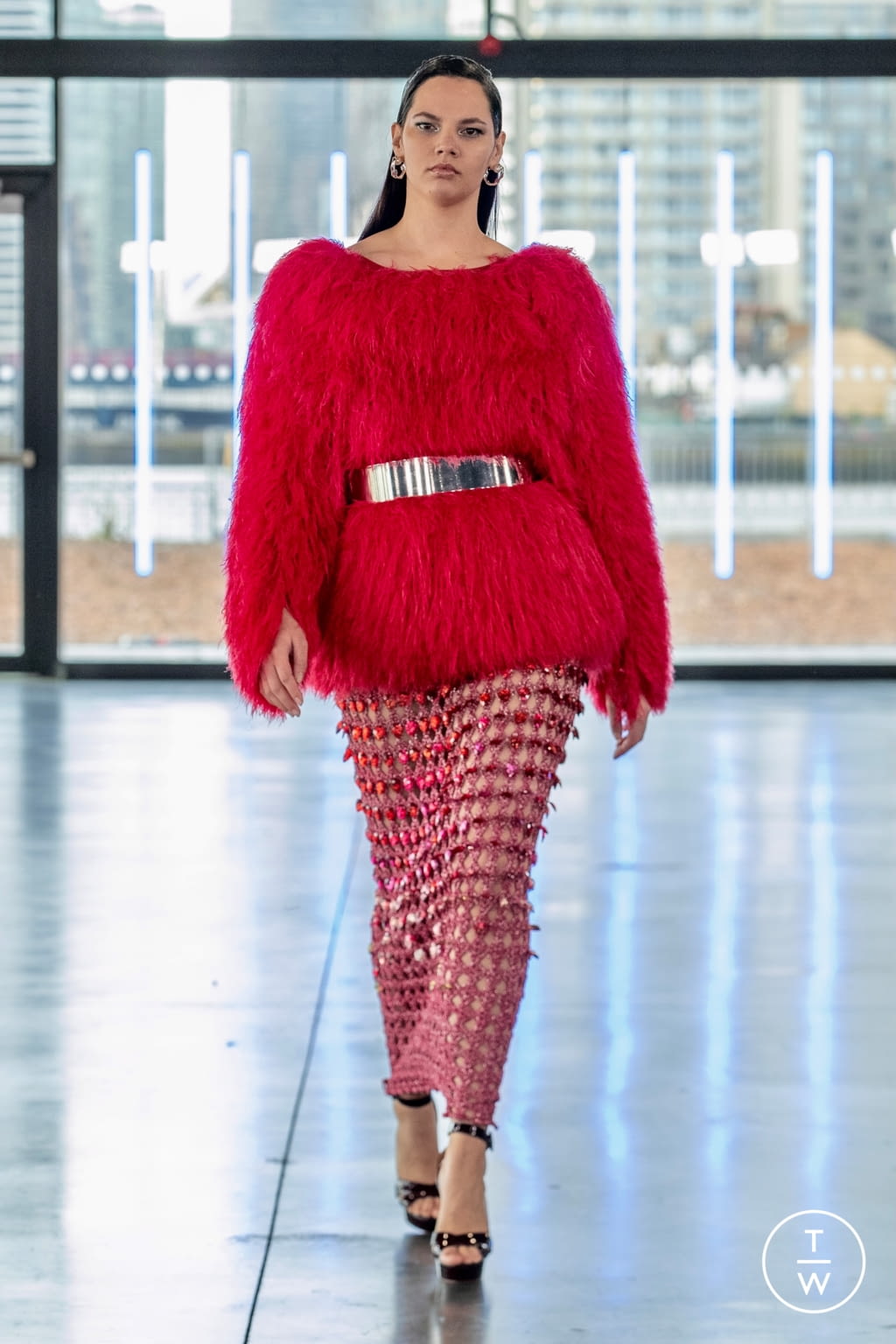Fashion Week London Fall/Winter 2021 look 8 from the Mark Fast collection womenswear