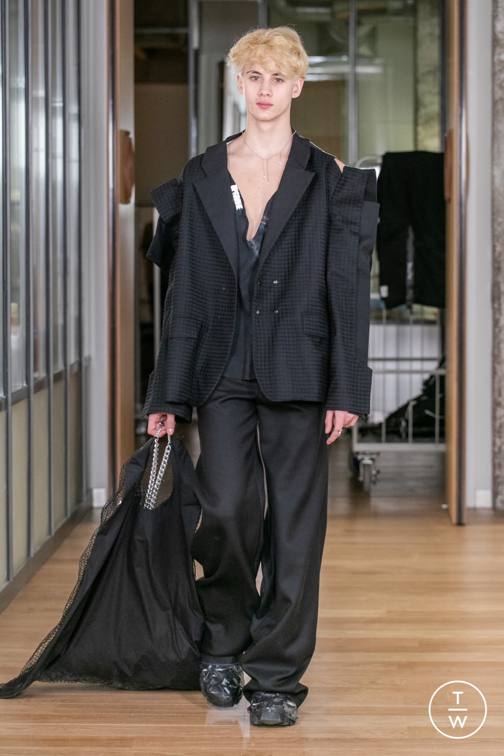Fashion Week Paris Fall/Winter 2021 look 94 from the IFM PARIS collection womenswear