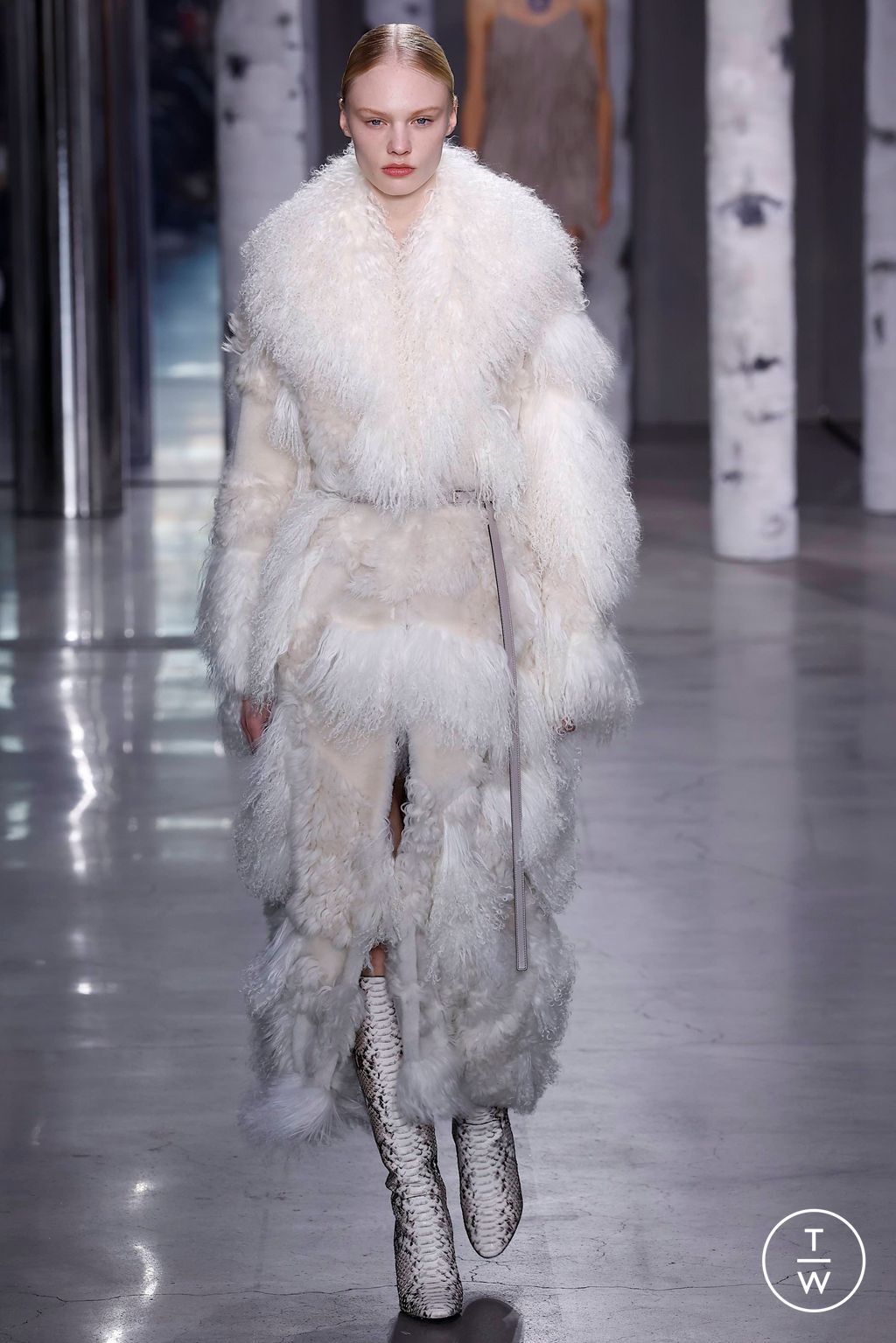 Fashion Week New York Fall/Winter 2023 look 13 de la collection Michael Kors Collection womenswear
