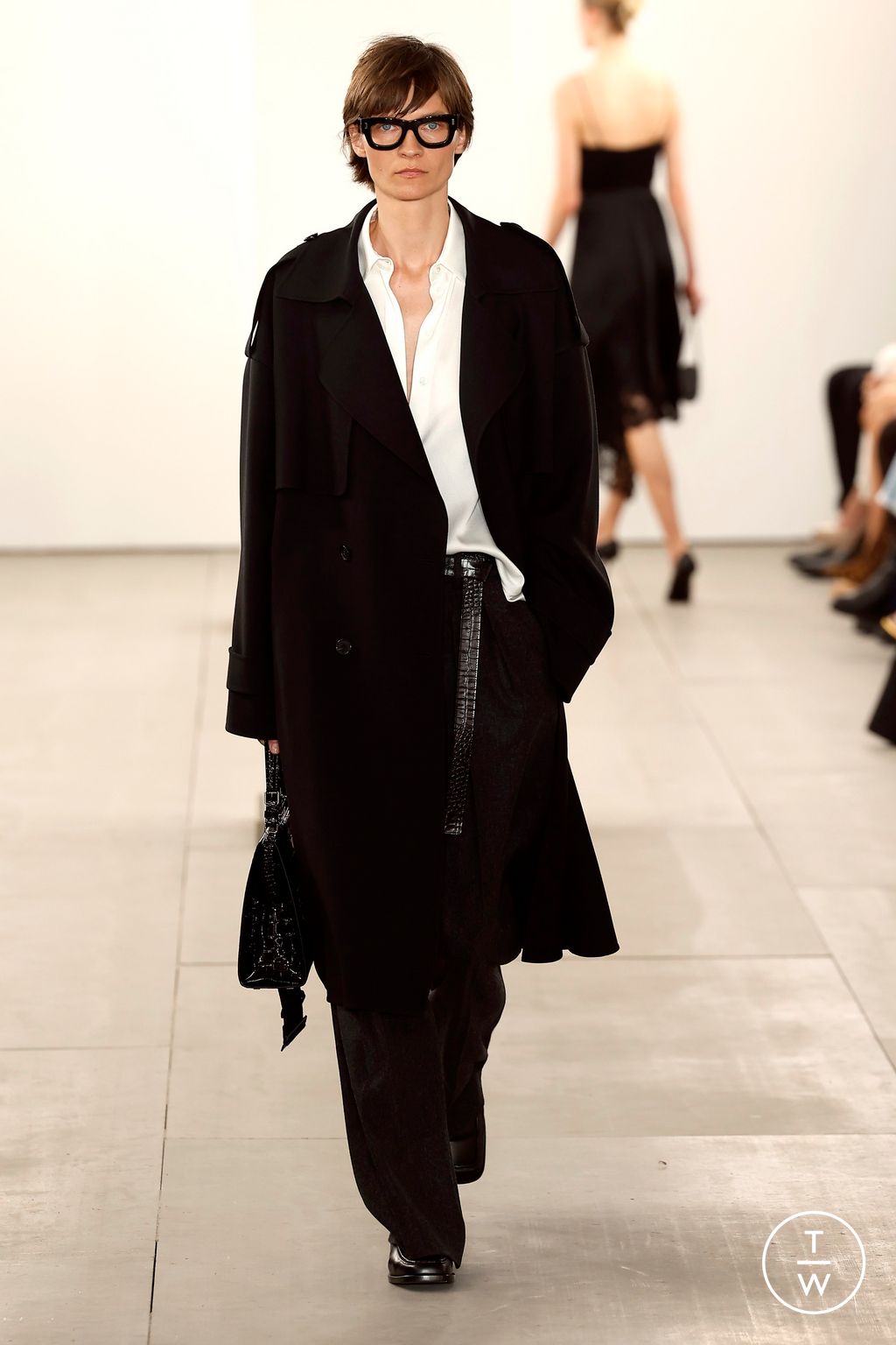Fashion Week New York Fall/Winter 2024 look 6 de la collection Michael Kors Collection womenswear