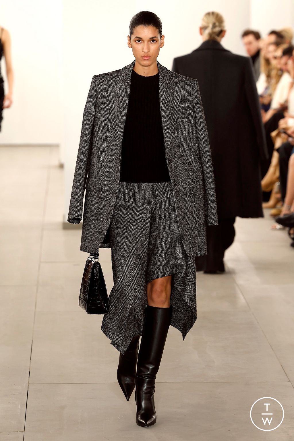 Fashion Week New York Fall/Winter 2024 look 20 de la collection Michael Kors Collection womenswear