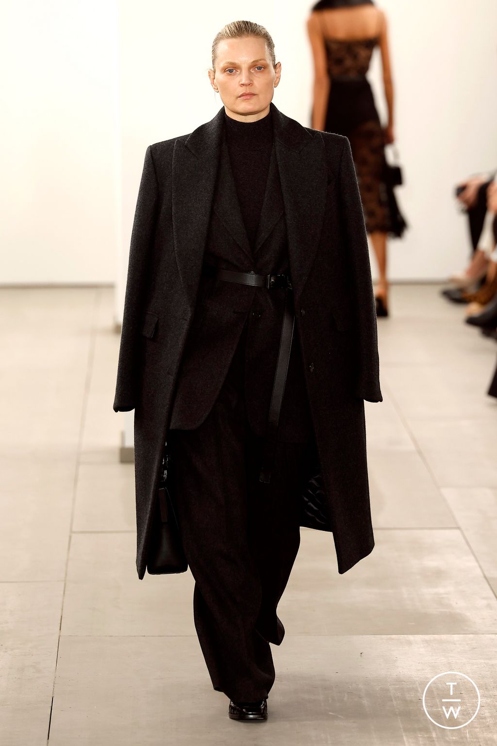 Fashion Week New York Fall/Winter 2024 look 22 de la collection Michael Kors Collection womenswear