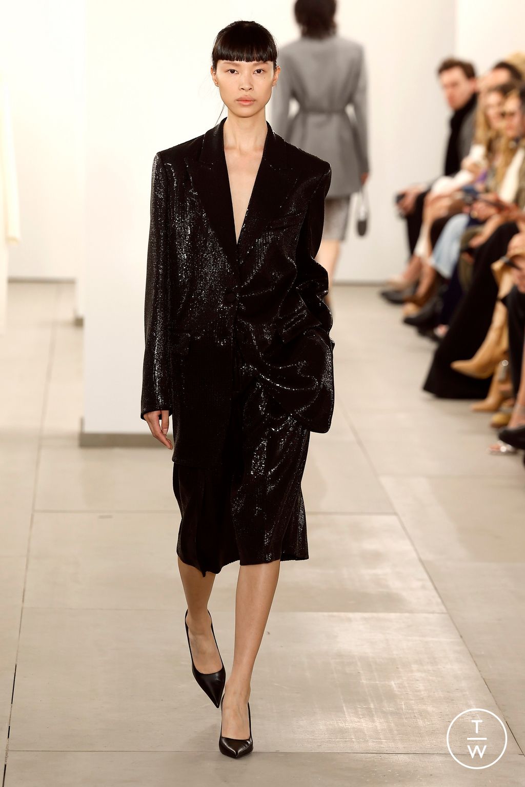 Fashion Week New York Fall/Winter 2024 look 26 de la collection Michael Kors Collection womenswear