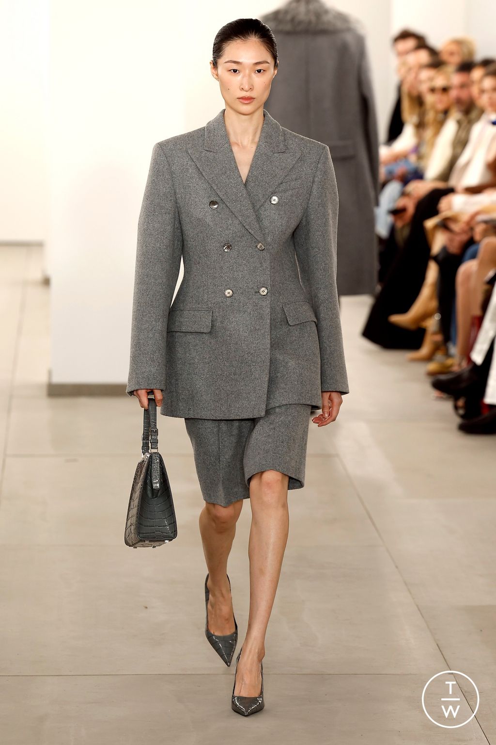 Fashion Week New York Fall/Winter 2024 look 35 de la collection Michael Kors Collection womenswear