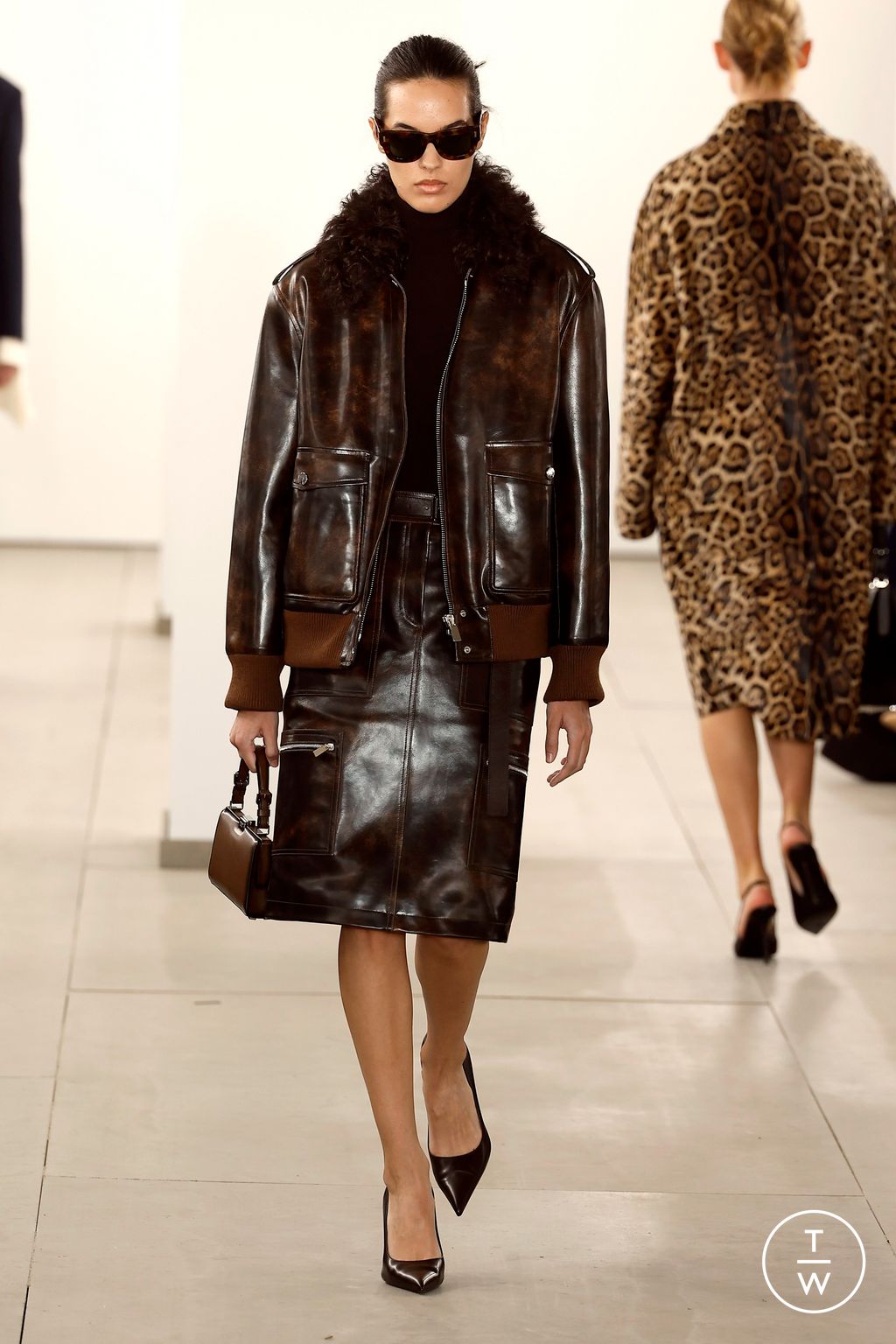 Fashion Week New York Fall/Winter 2024 look 41 from the Michael Kors Collection collection womenswear