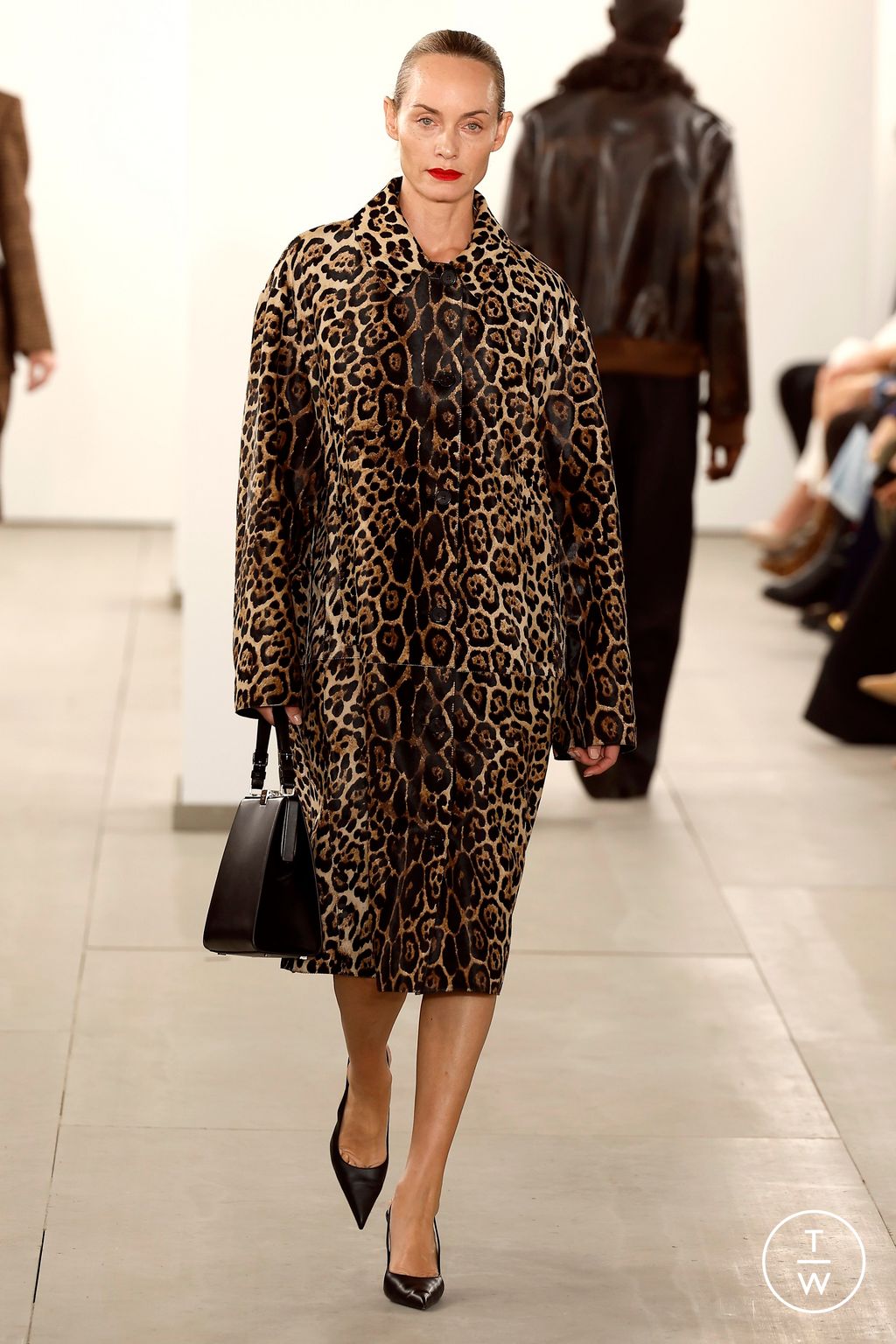 Fashion Week New York Fall/Winter 2024 look 43 from the Michael Kors Collection collection womenswear