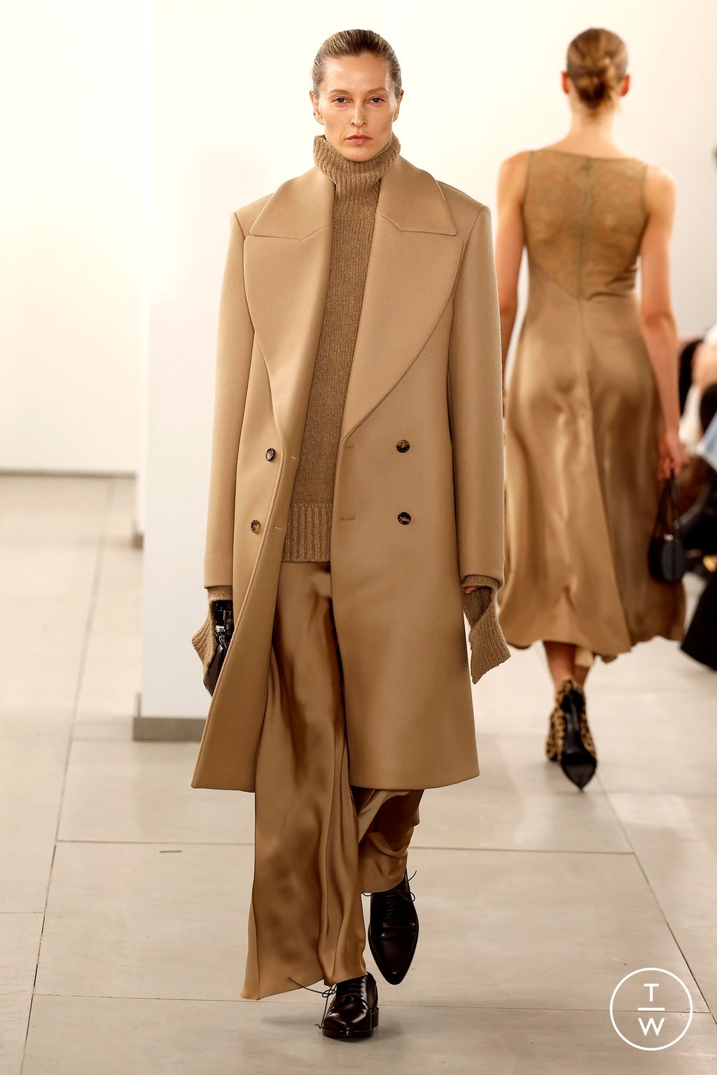 Fashion Week New York Fall/Winter 2024 look 48 from the Michael Kors Collection collection womenswear