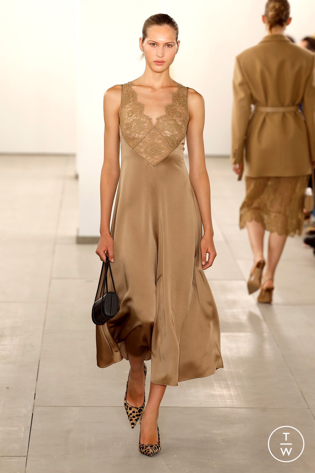 Fashion Week New York Fall/Winter 2024 look 50 de la collection Michael Kors Collection womenswear