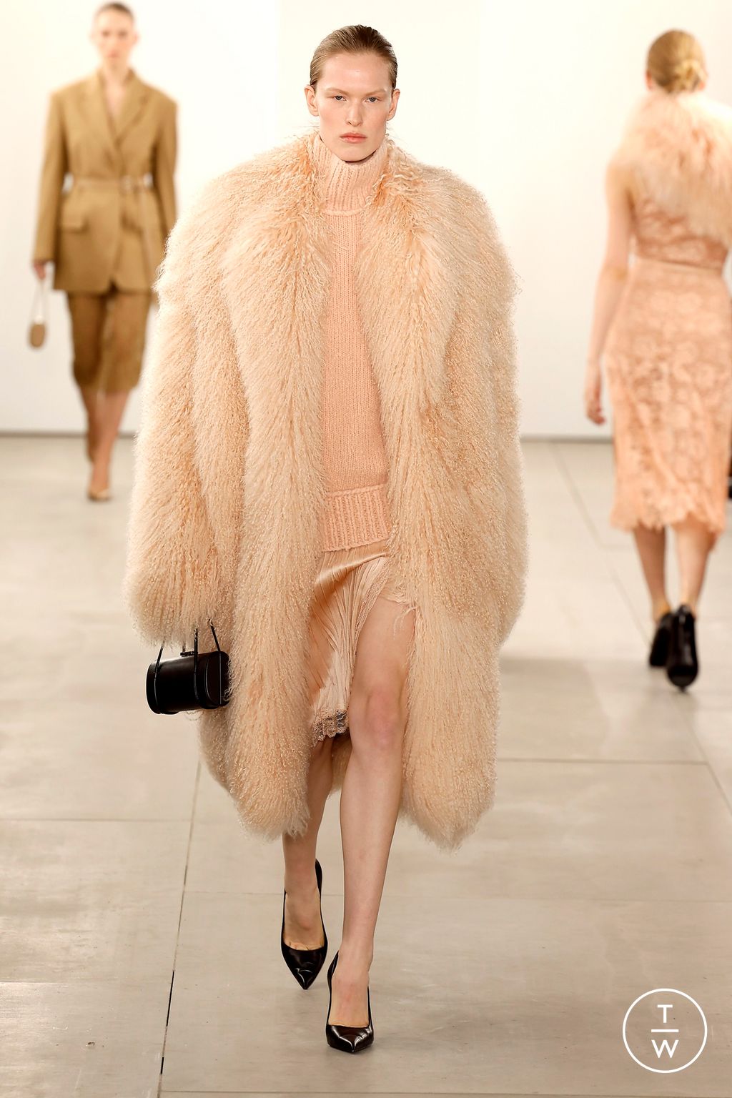 Fashion Week New York Fall/Winter 2024 look 51 from the Michael Kors Collection collection 女装