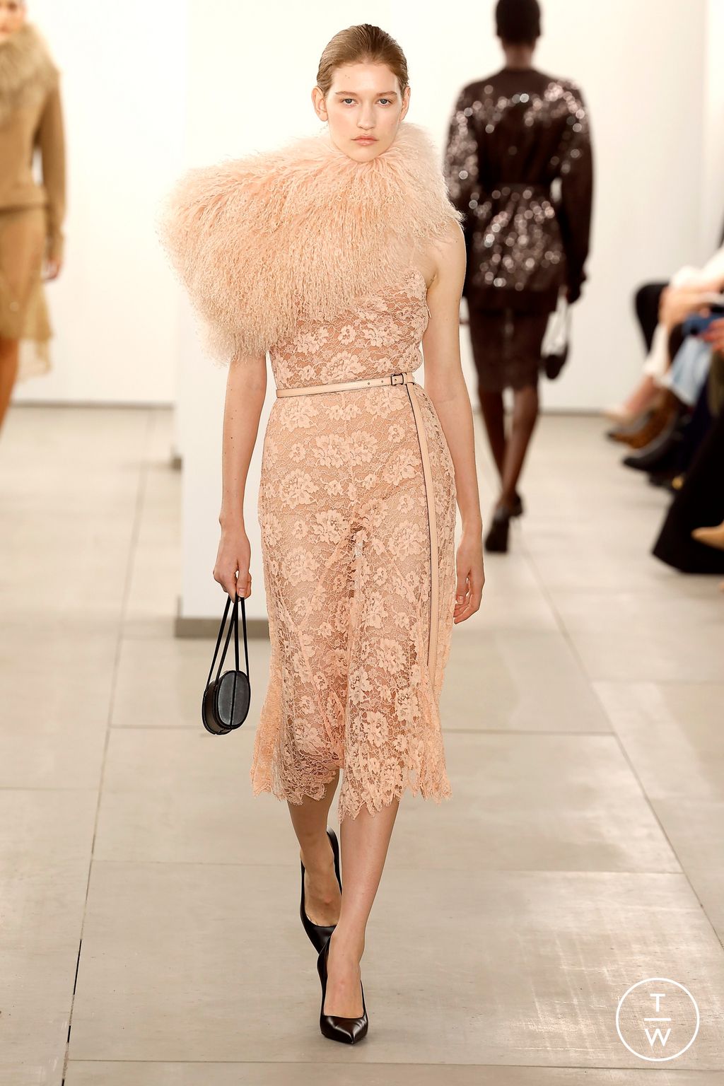 Fashion Week New York Fall/Winter 2024 look 53 de la collection Michael Kors Collection womenswear