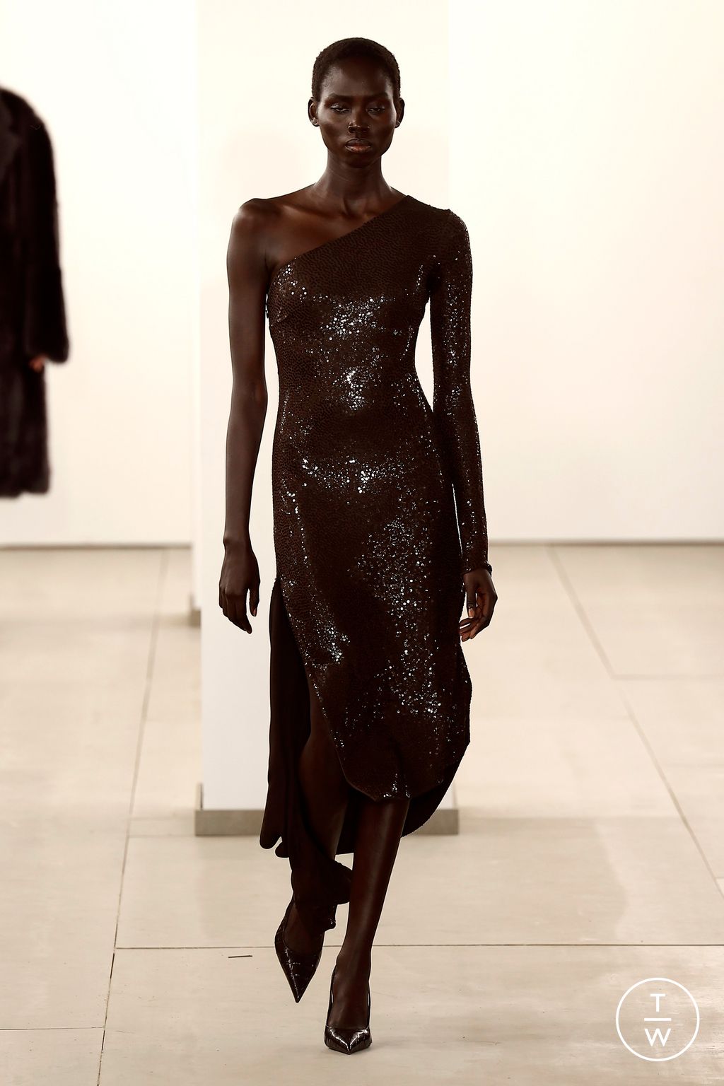 Fashion Week New York Fall/Winter 2024 look 56 de la collection Michael Kors Collection womenswear