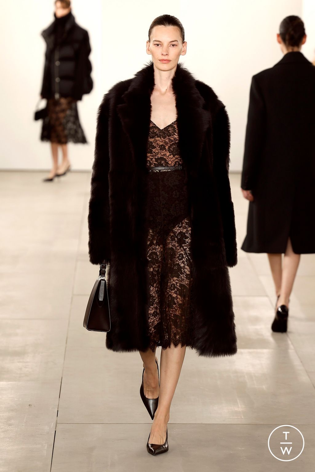 Fashion Week New York Fall/Winter 2024 look 57 from the Michael Kors Collection collection womenswear