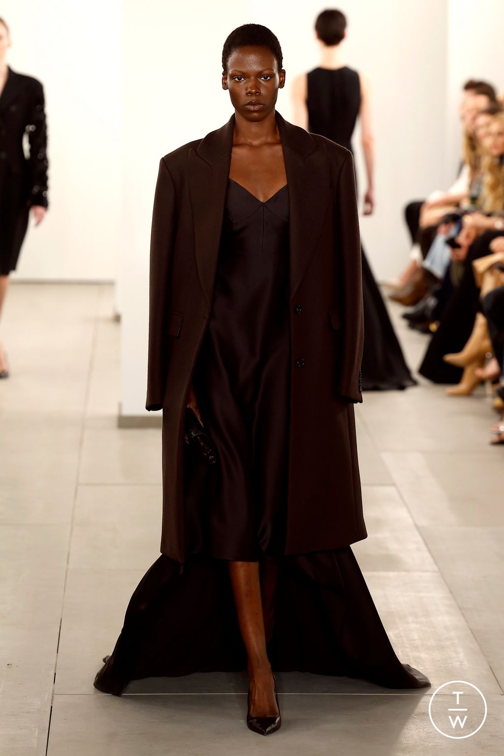 Fashion Week New York Fall/Winter 2024 look 61 from the Michael Kors Collection collection 女装