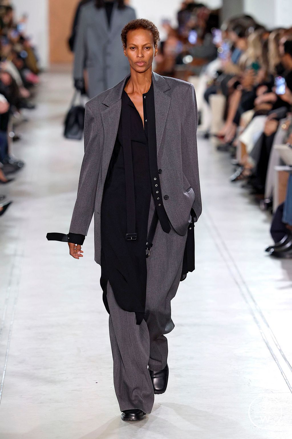 Fashion Week New York Fall/Winter 2025 look 3 from the Michael Kors Collection collection womenswear