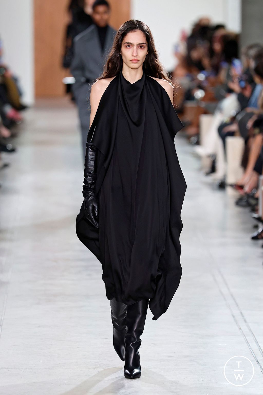 Fashion Week New York Fall/Winter 2025 look 9 from the Michael Kors Collection collection 女装