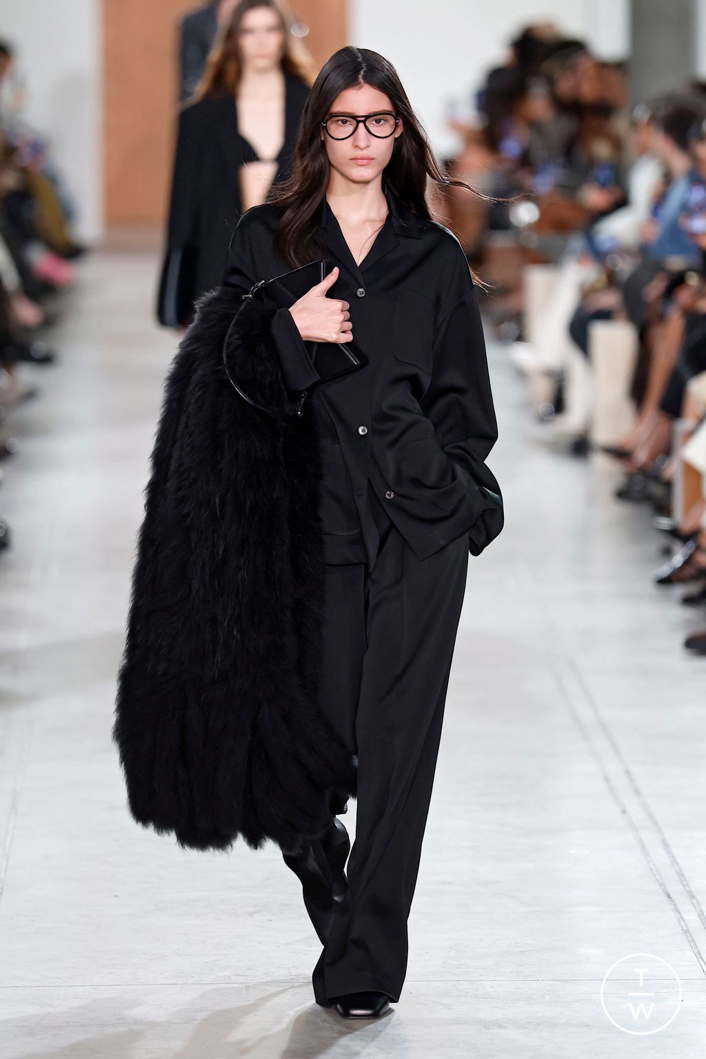Fashion Week New York Fall/Winter 2025 look 14 from the Michael Kors Collection collection womenswear