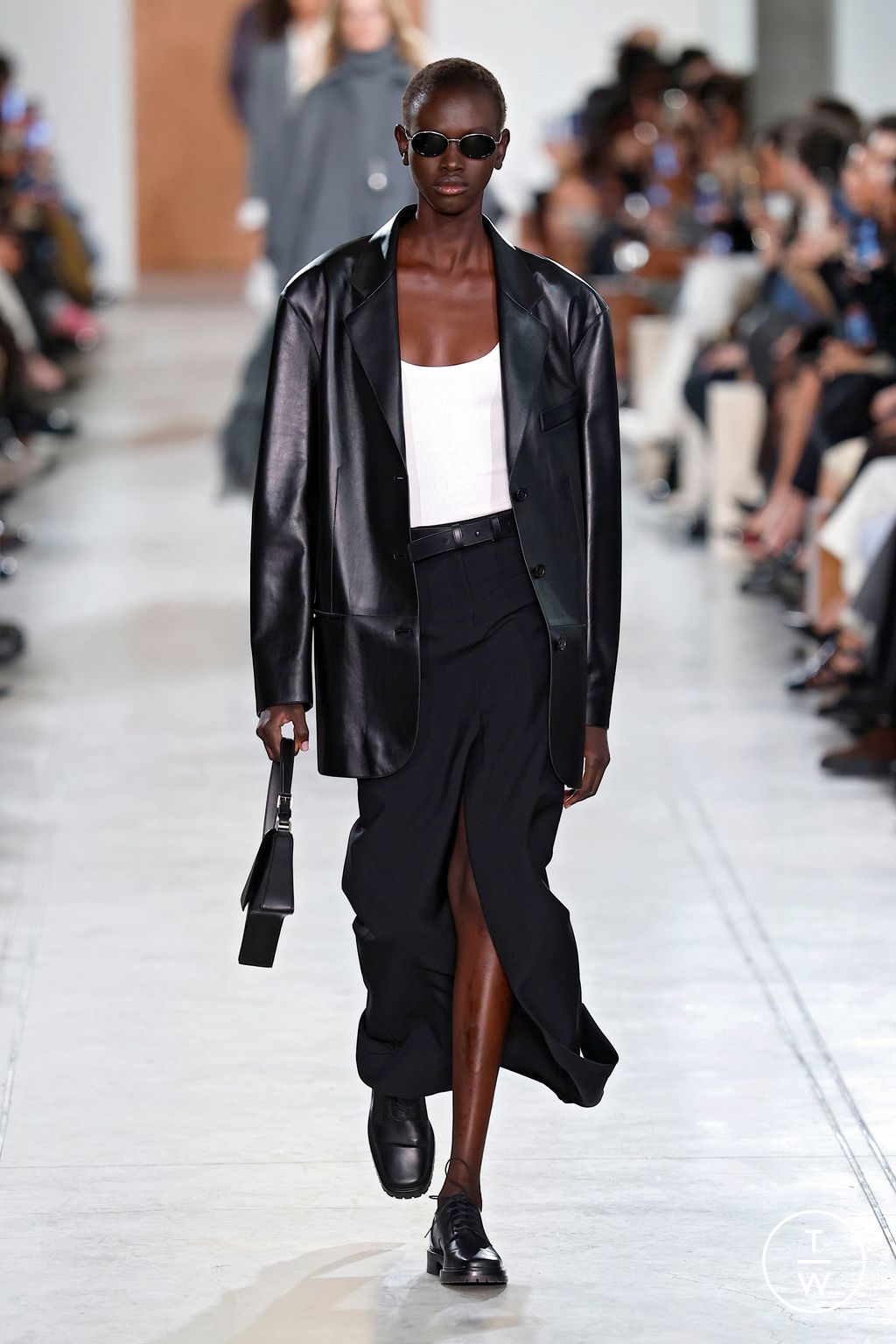 Fashion Week New York Fall/Winter 2025 look 18 from the Michael Kors Collection collection 女装