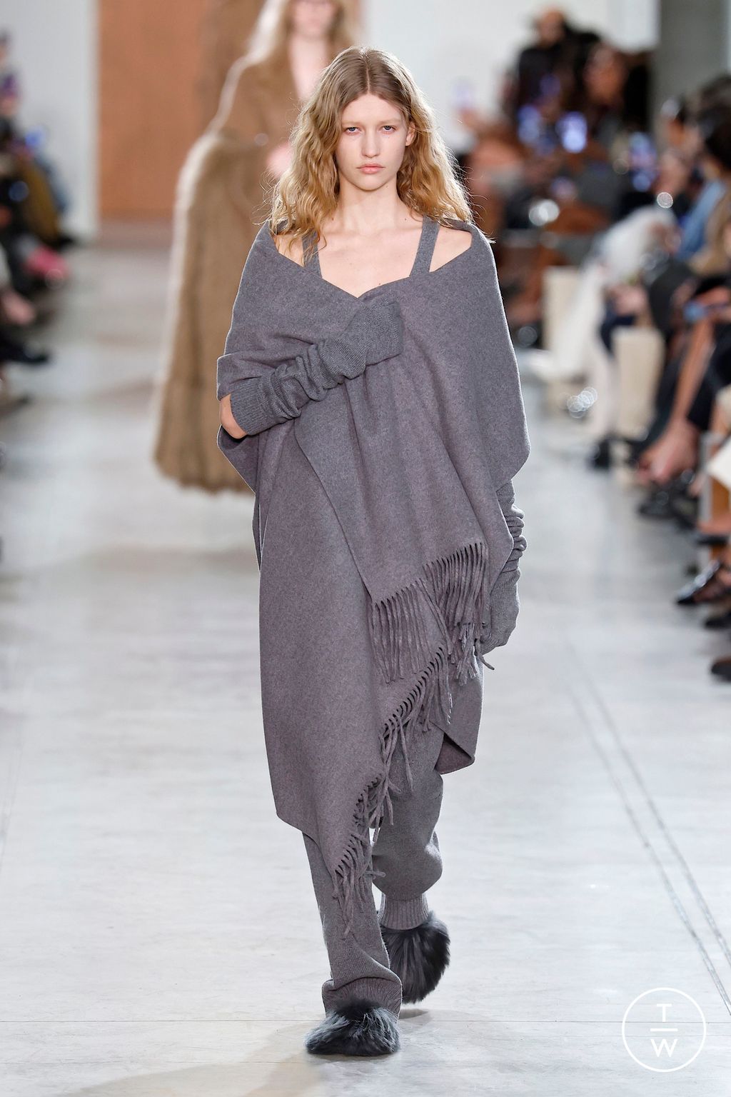 Fashion Week New York Fall/Winter 2025 look 26 from the Michael Kors Collection collection 女装