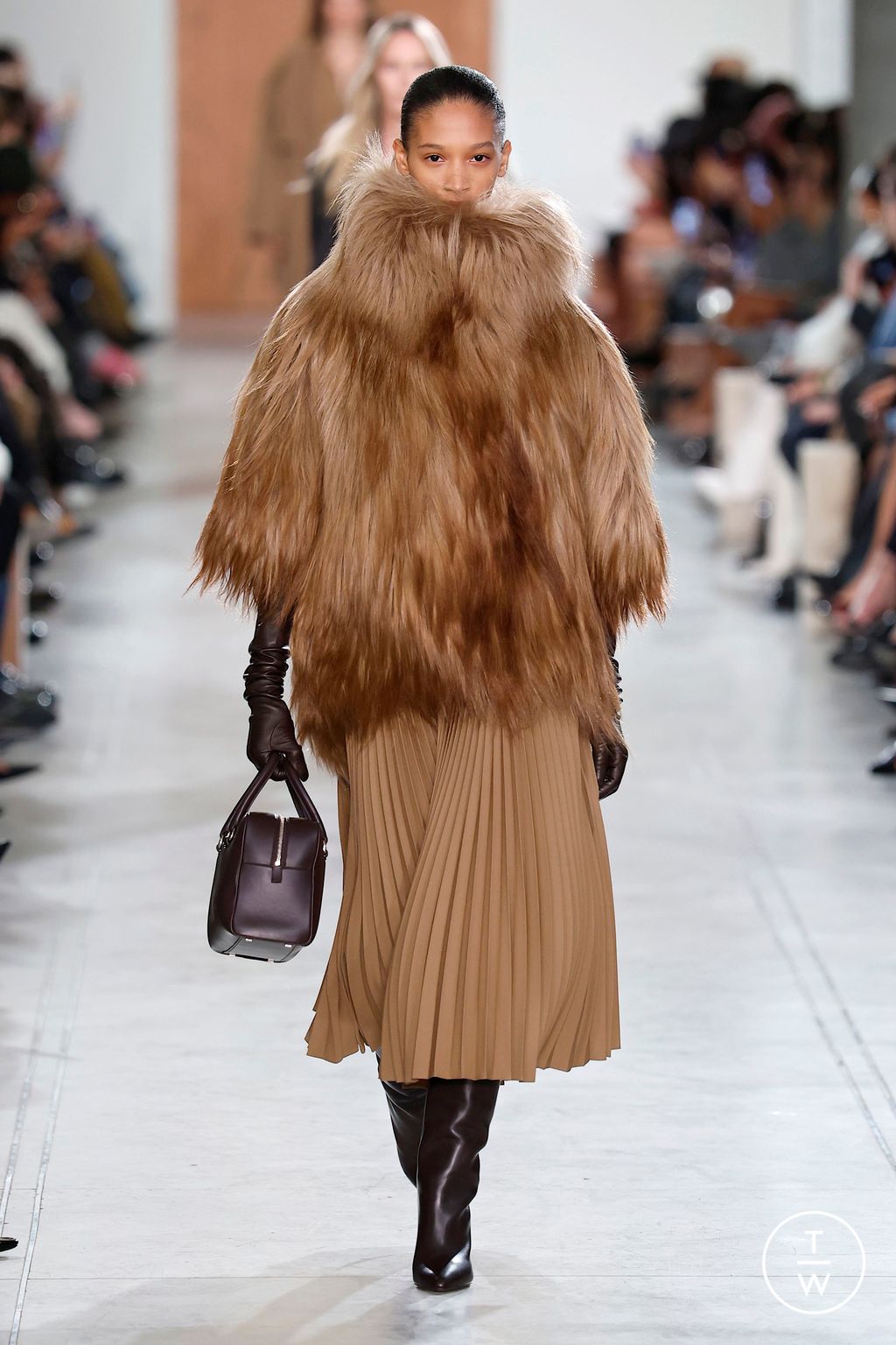Fashion Week New York Fall/Winter 2025 look 31 from the Michael Kors Collection collection womenswear