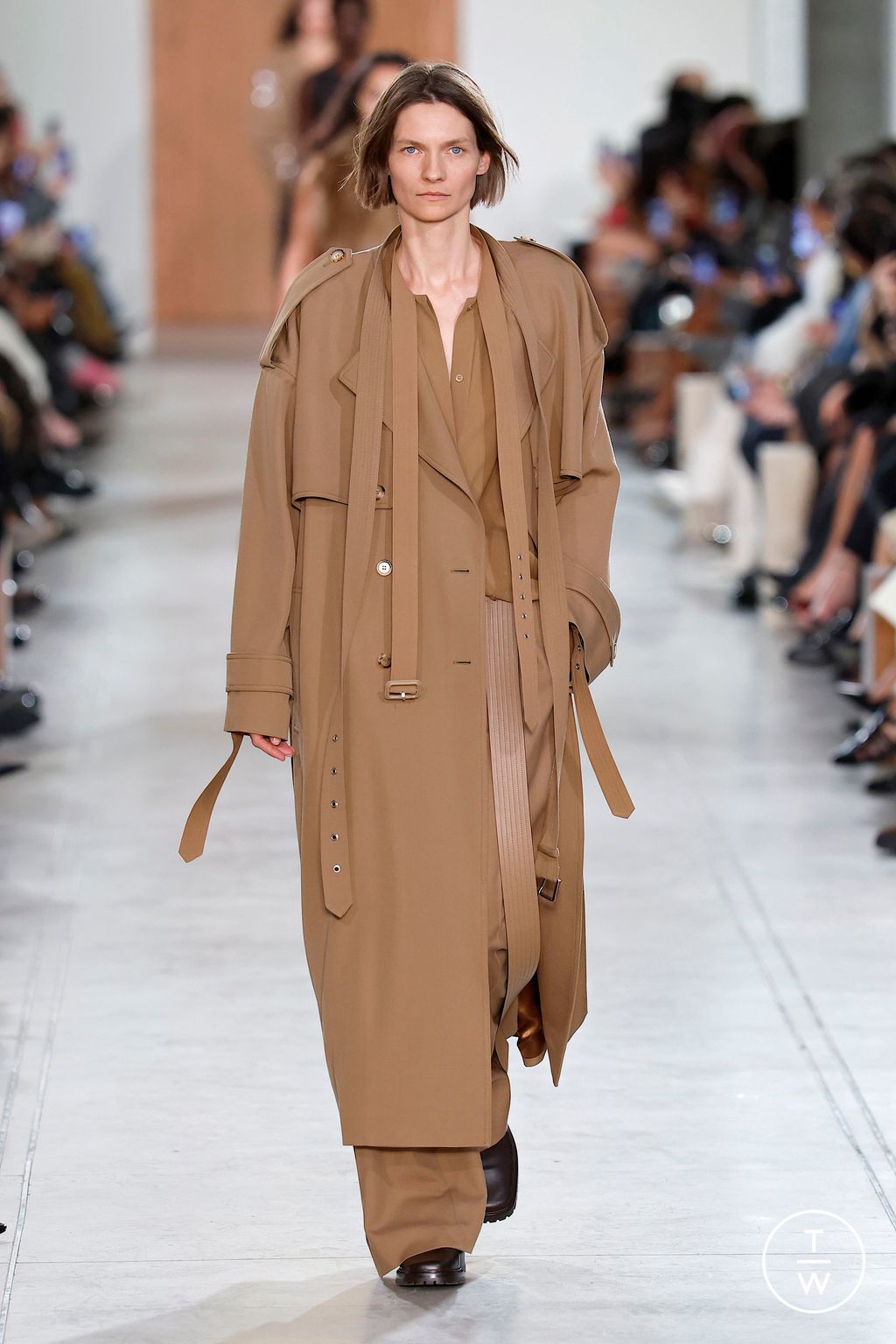 Fashion Week New York Fall/Winter 2025 look 33 from the Michael Kors Collection collection 女装