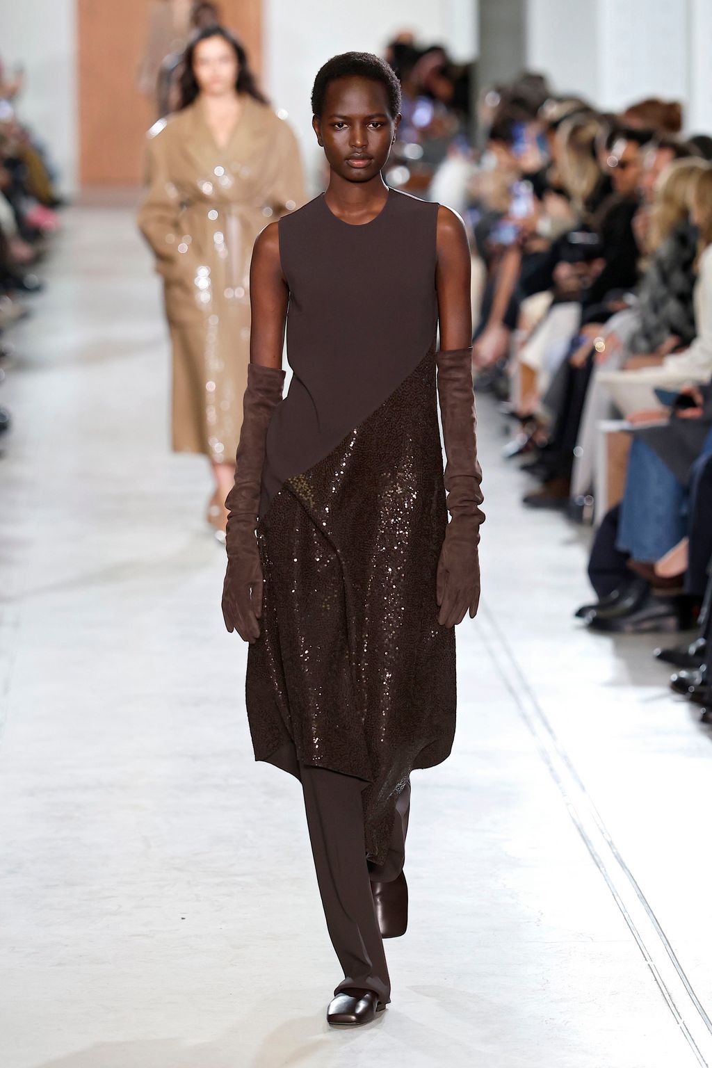 Fashion Week New York Fall/Winter 2025 look 35 from the Michael Kors Collection collection 女装