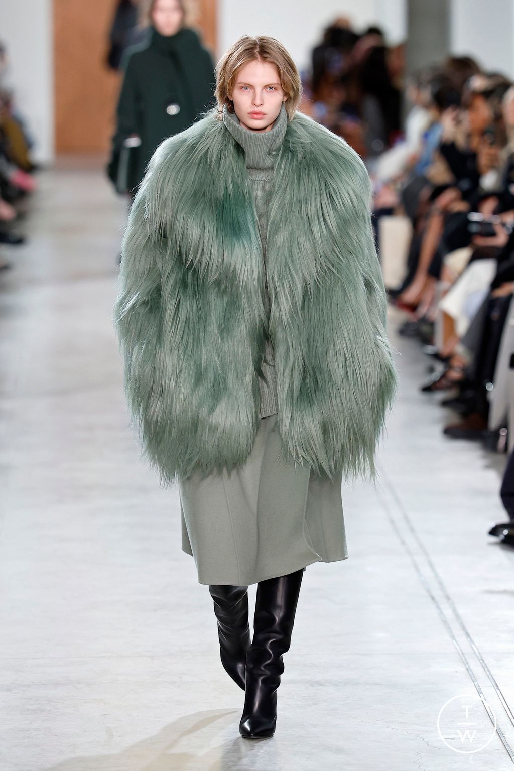 Fashion Week New York Fall/Winter 2025 look 42 from the Michael Kors Collection collection 女装