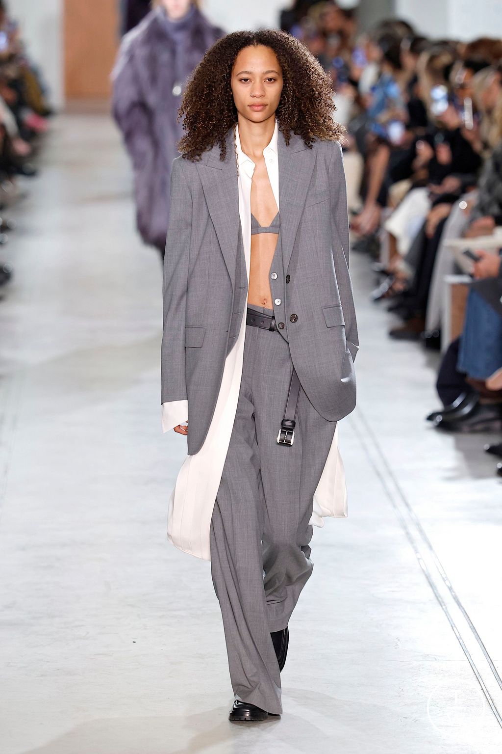 Fashion Week New York Fall/Winter 2025 look 20 from the Michael Kors Collection collection womenswear