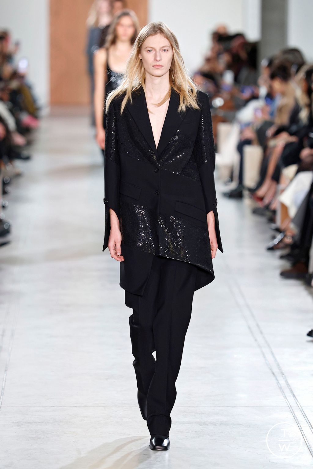 Fashion Week New York Fall/Winter 2025 look 52 from the Michael Kors Collection collection womenswear