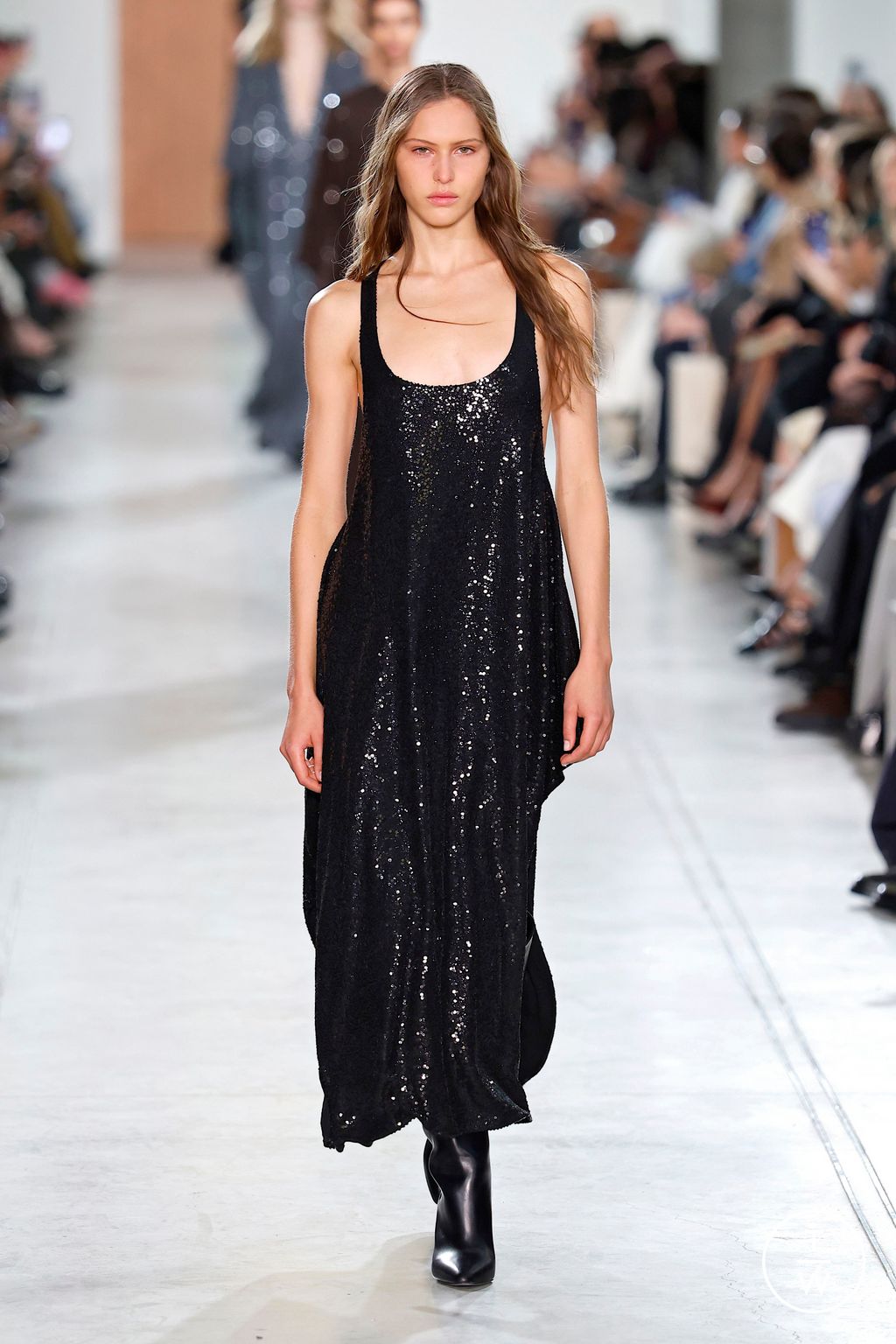 Fashion Week New York Fall/Winter 2025 look 53 from the Michael Kors Collection collection 女装