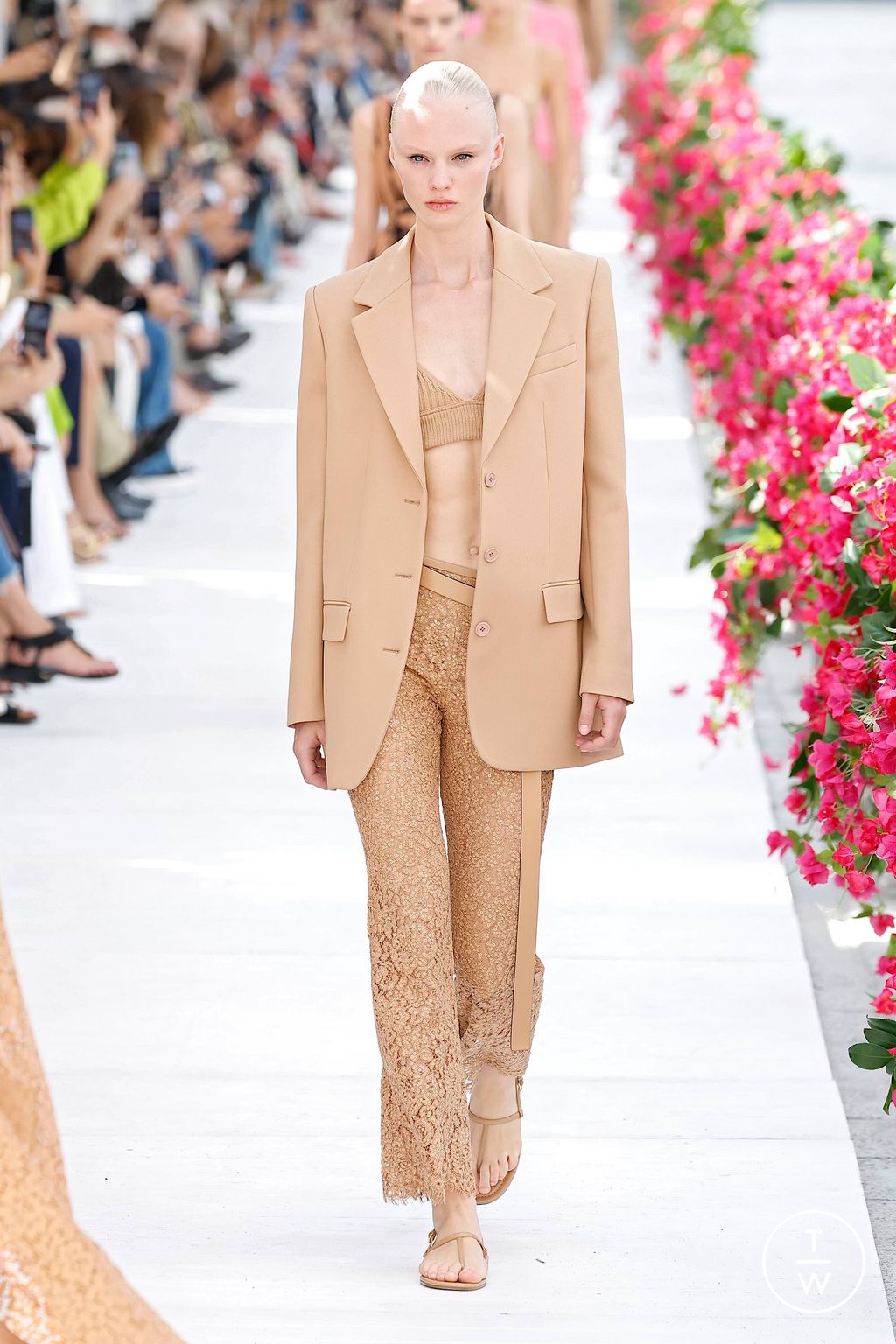 Fashion Week New York Spring/Summer 2024 look 19 from the Michael Kors Collection collection womenswear