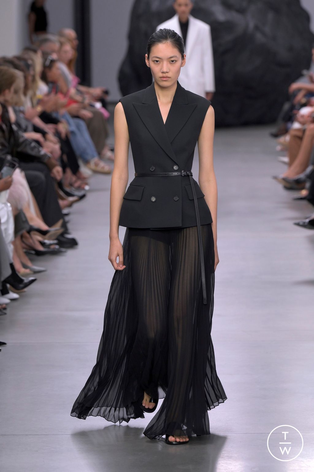Fashion Week New York Spring/Summer 2025 look 3 from the Michael Kors Collection collection womenswear