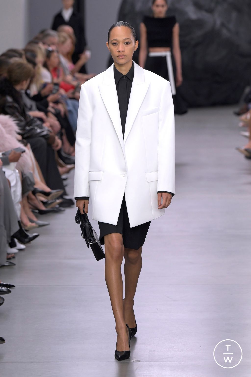 Fashion Week New York Spring/Summer 2025 look 4 de la collection Michael Kors Collection womenswear