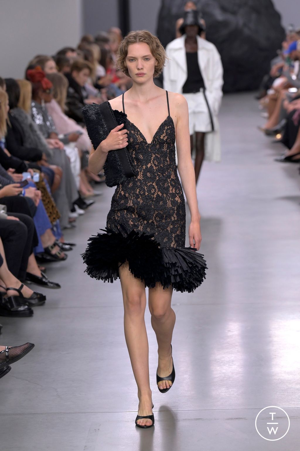 Fashion Week New York Spring/Summer 2025 look 8 from the Michael Kors Collection collection womenswear