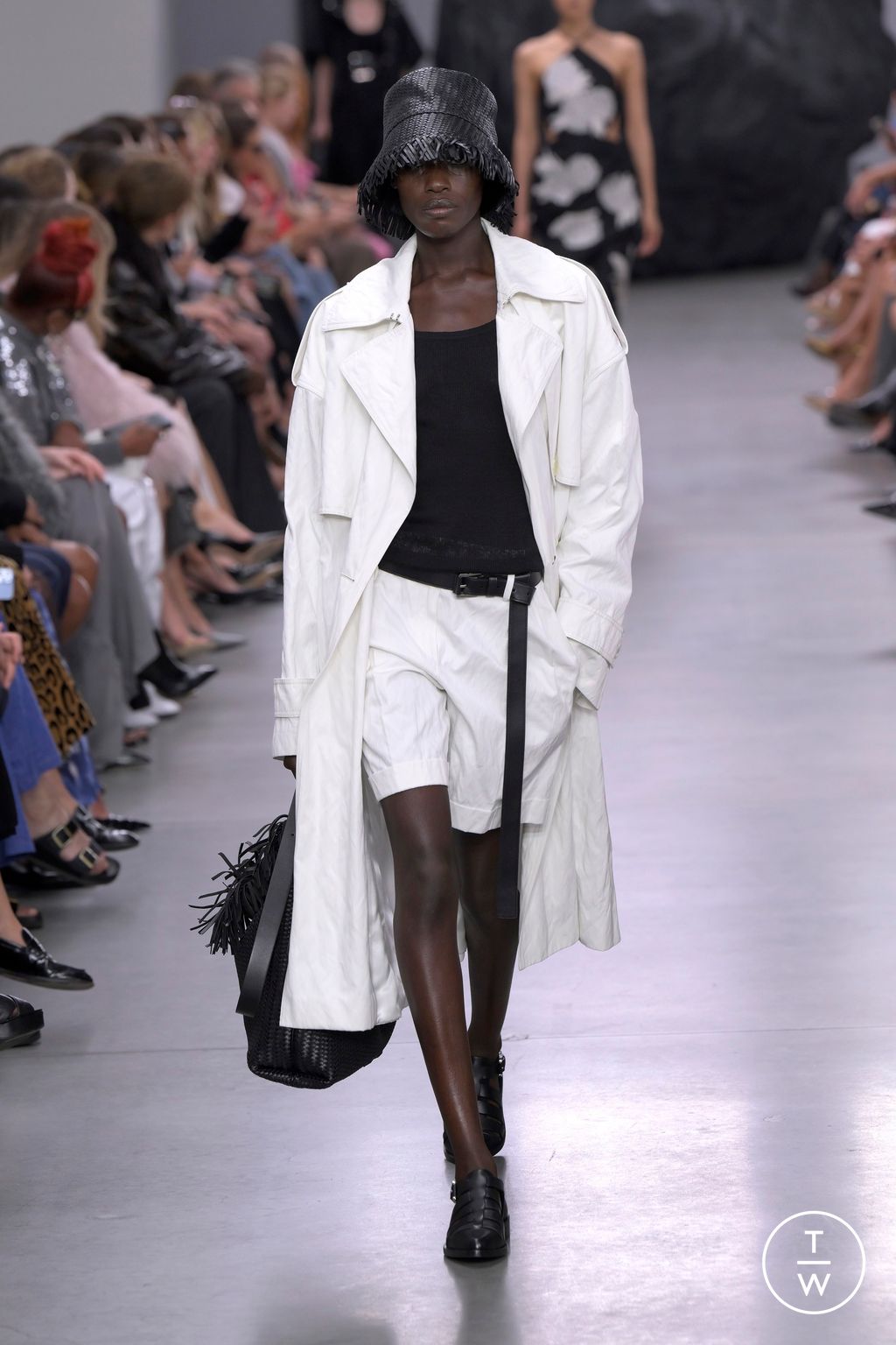 Fashion Week New York Spring/Summer 2025 look 9 from the Michael Kors Collection collection womenswear