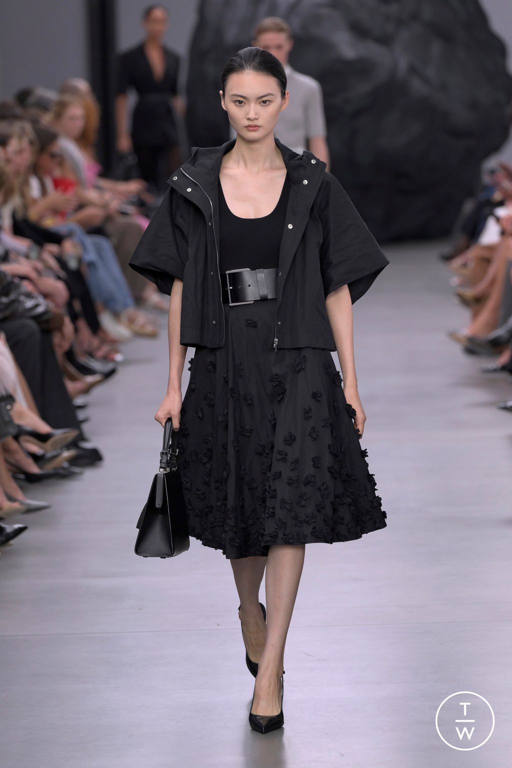 Fashion Week New York Spring/Summer 2025 look 11 from the Michael Kors Collection collection womenswear