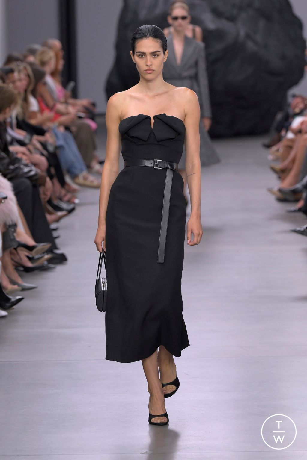 Fashion Week New York Spring/Summer 2025 look 14 from the Michael Kors Collection collection womenswear