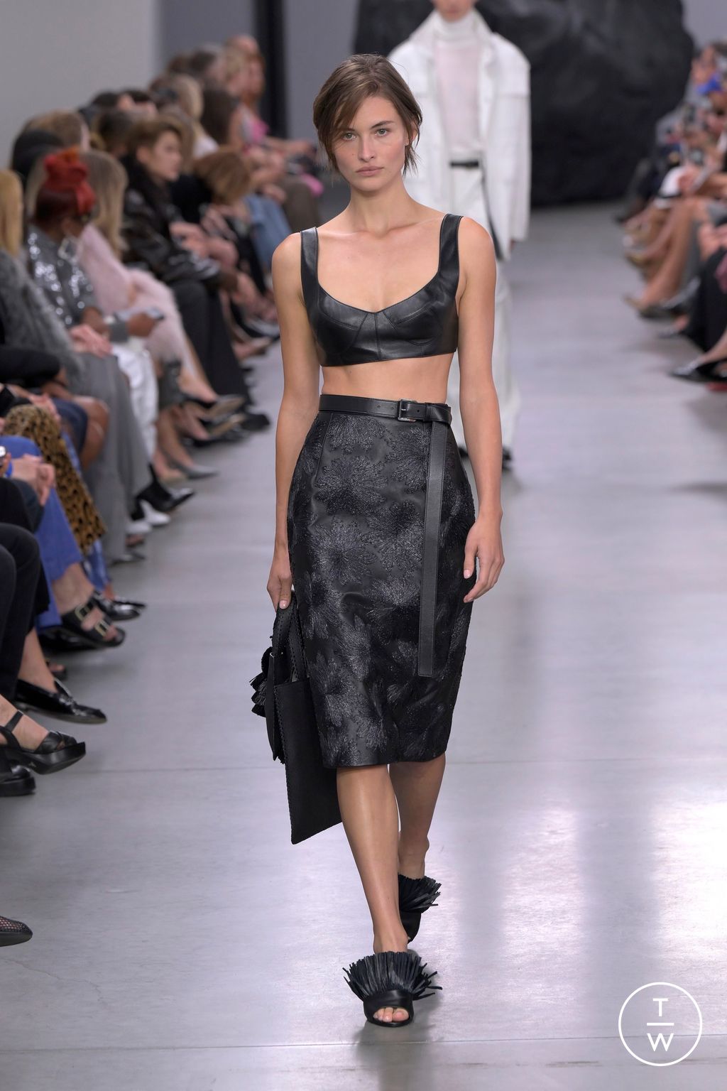 Fashion Week New York Spring/Summer 2025 look 16 from the Michael Kors Collection collection womenswear
