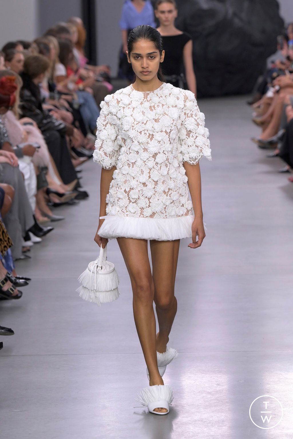 Fashion Week New York Spring-Summer 2025 look 21 from the Michael Kors Collection collection womenswear