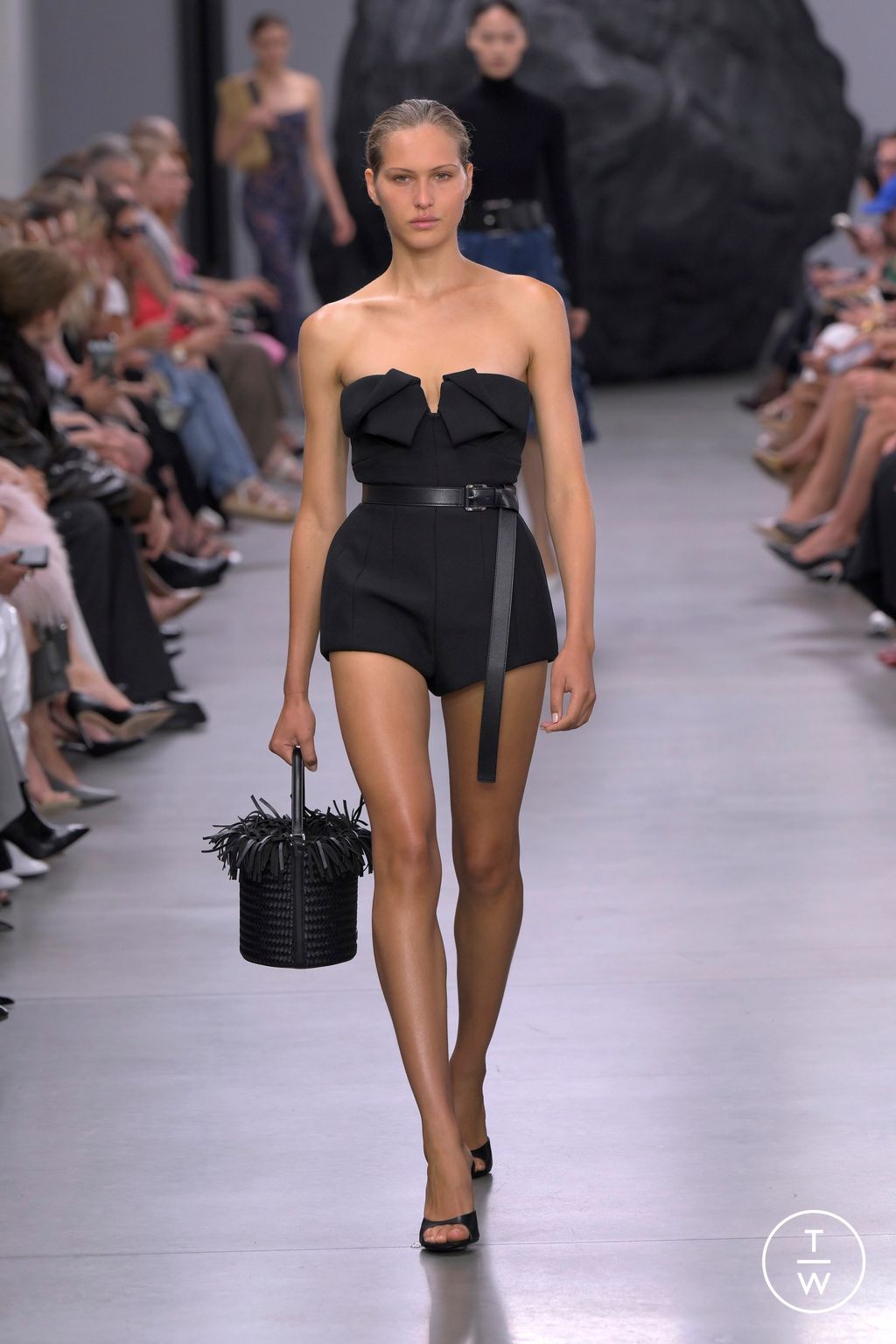 Fashion Week New York Spring/Summer 2025 look 29 from the Michael Kors Collection collection womenswear