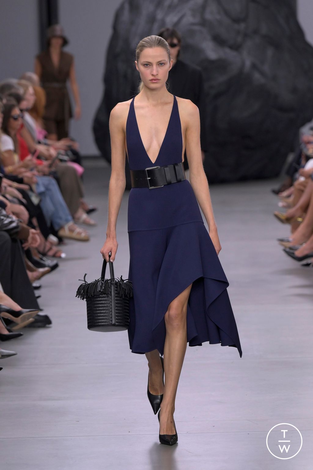 Fashion Week New York Spring-Summer 2025 look 37 from the Michael Kors Collection collection womenswear