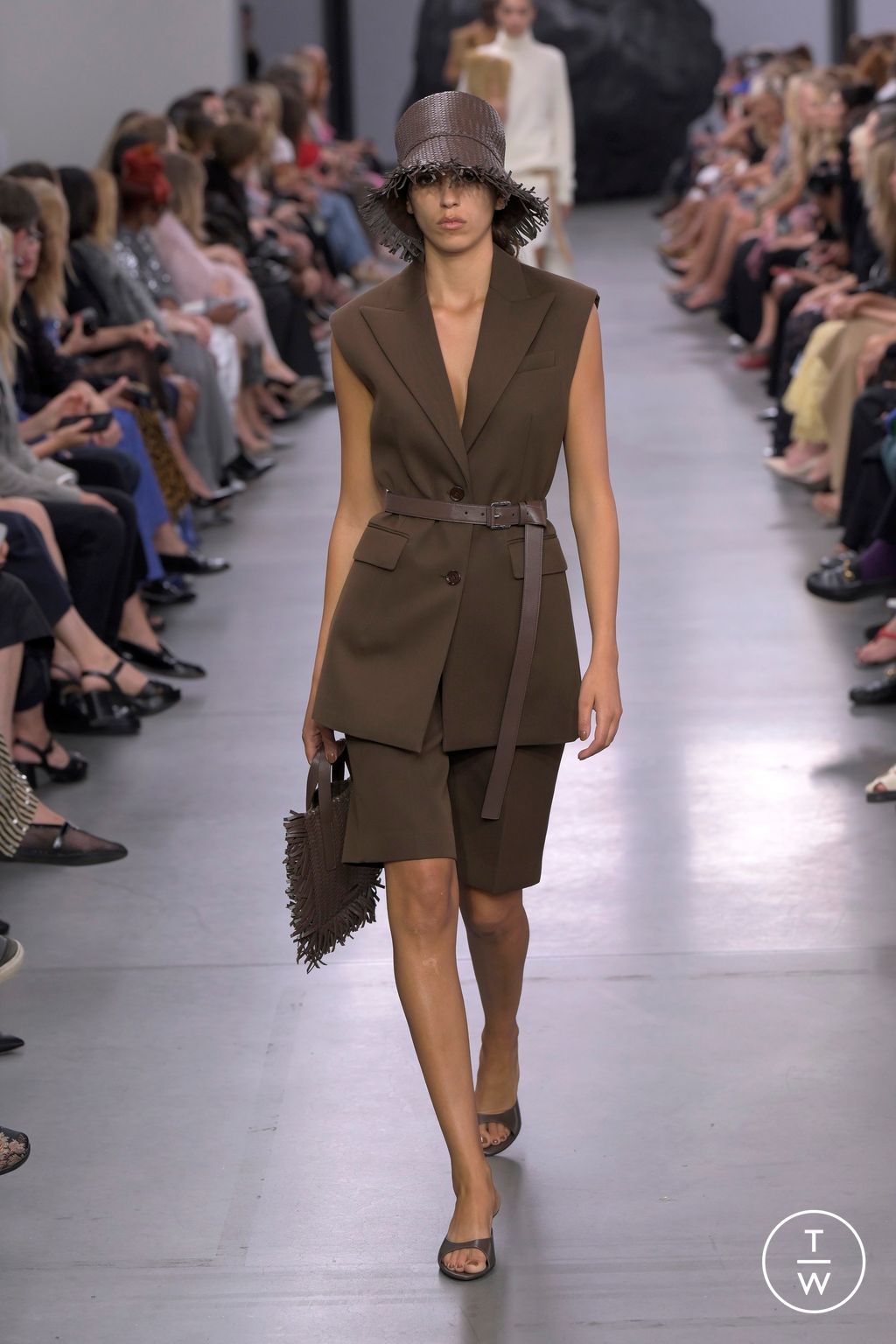 Fashion Week New York Spring-Summer 2025 look 39 from the Michael Kors Collection collection womenswear
