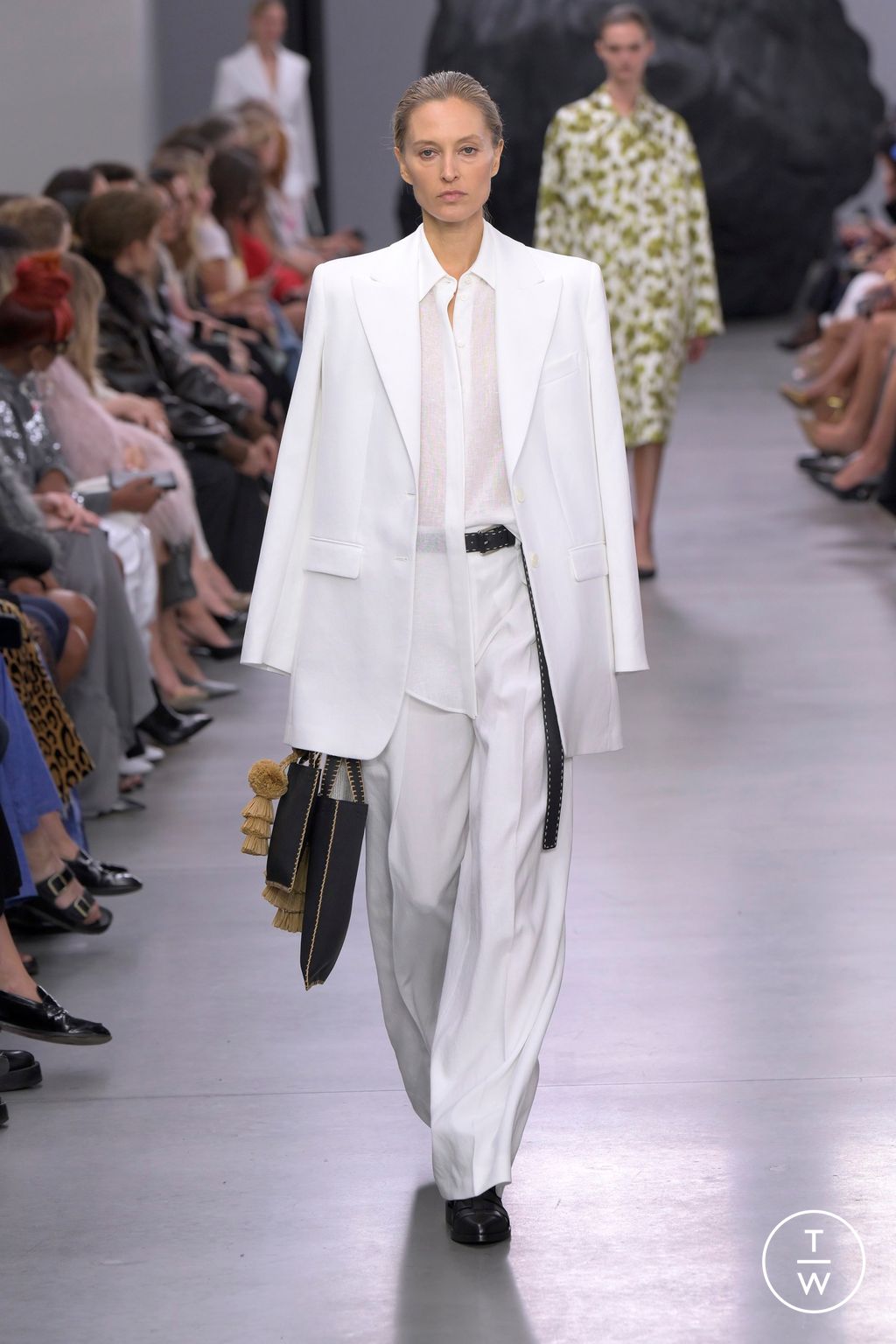 Fashion Week New York Spring/Summer 2025 look 52 from the Michael Kors Collection collection womenswear