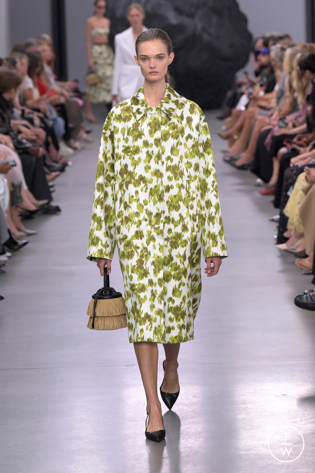 Fashion Week New York Spring/Summer 2025 look 53 from the Michael Kors Collection collection womenswear