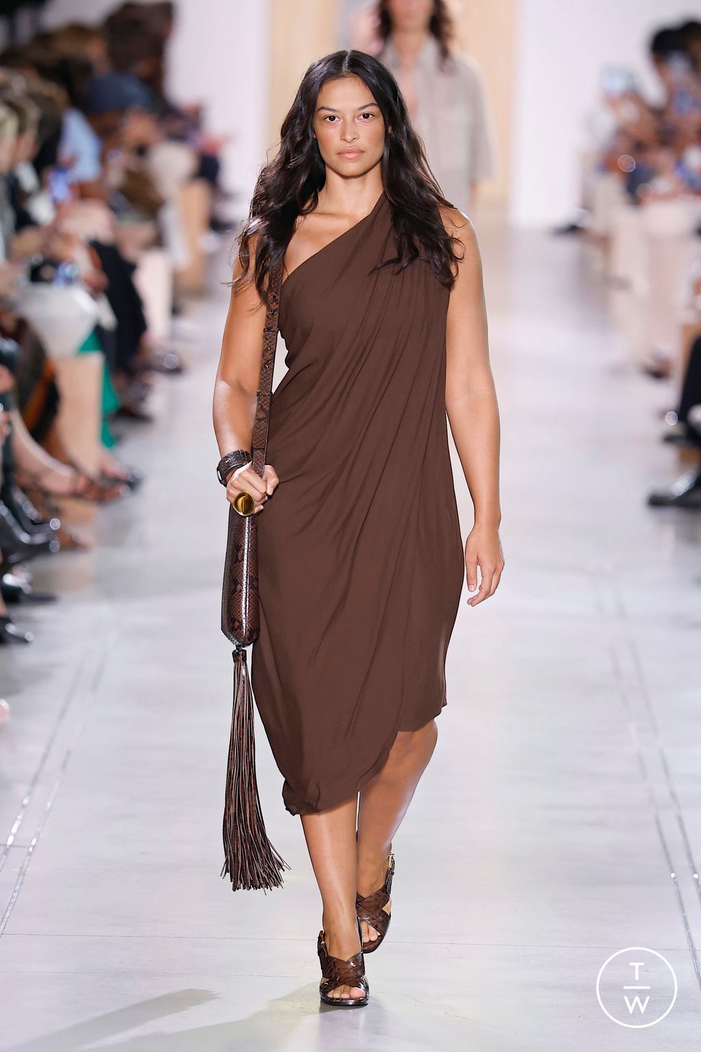 Fashion Week New York Spring/Summer 2026 look 23 de la collection Michael Kors Collection womenswear