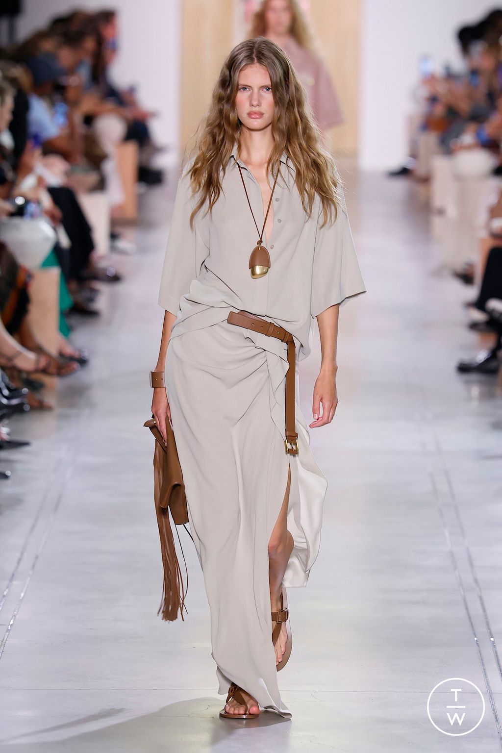 Fashion Week New York Spring/Summer 2026 look 28 from the Michael Kors Collection collection womenswear